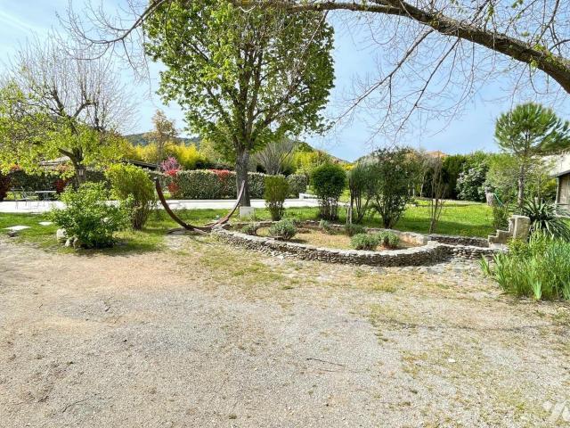 Maison en vente à Gréoux les Bains, Provence Alpes Côte d'Azur, 751400€