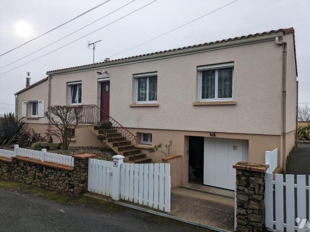 Maison en vente à Herbiers, Pays de la Loire, 230000€