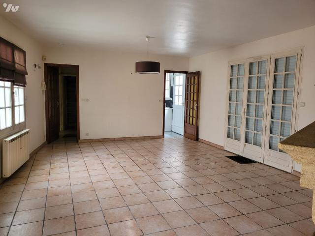 Maison en vente à Houdan, Île de France, 352275€