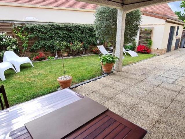 Maison en vente à Jaux, Hauts de France, 262000€