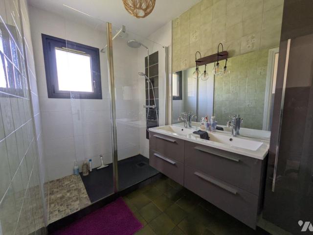 Maison en vente à Lanvénégen, Bretagne, 270140€