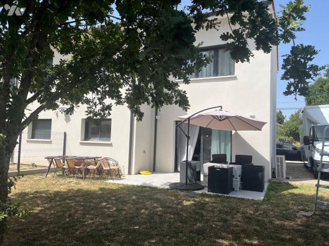 Maison en vente à Lande de Fronsac, Nouvelle Aquitaine, 270000€