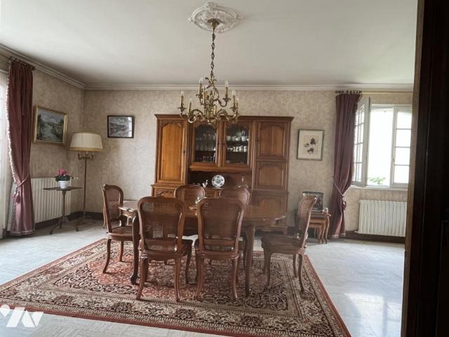 Maison en vente à Laval, Pays de la Loire, 386990€