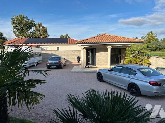 Maison en vente à Lezoux, Auvergne Rhône Alpes, 735000€