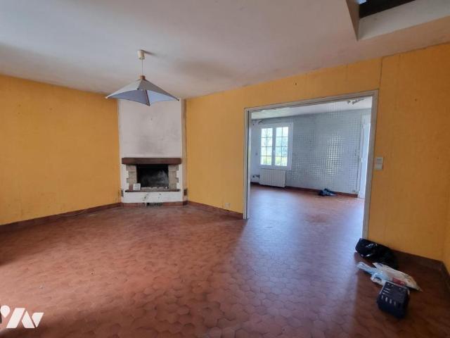 Maison en vente à Locronan, Bretagne, 240000€