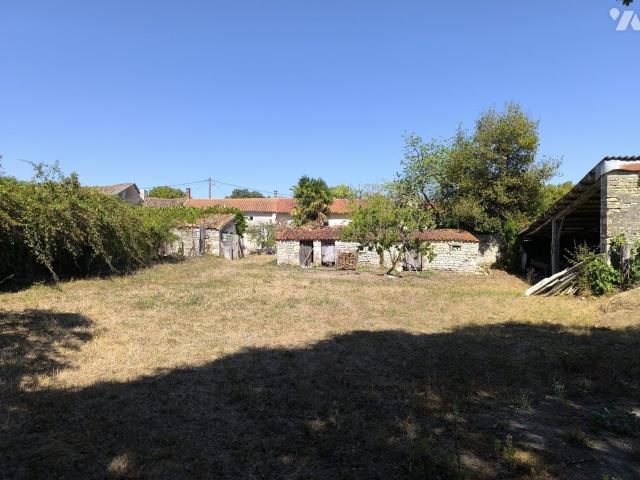Maison en vente à Loubillé, Nouvelle Aquitaine, 48150€