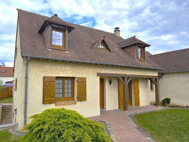 Maison en vente à Mantes la Ville, Île de France, 430000€