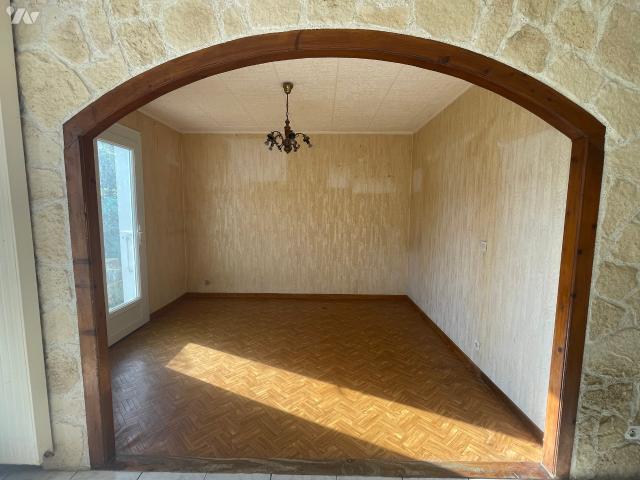 Maison en vente à Manosque, Provence Alpes Côte d'Azur, 159000€