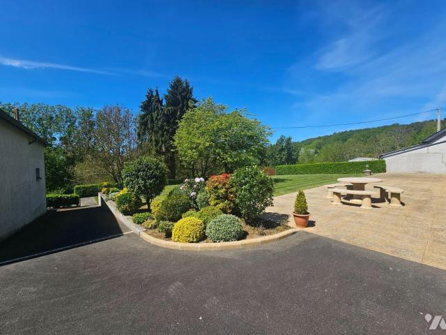 Maison en vente à Maen Roch, Bretagne, 332800€