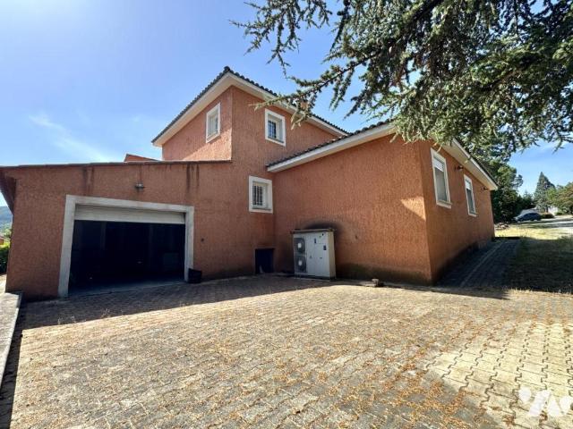 Maison en vente à Millau, Occitanie, 730000€
