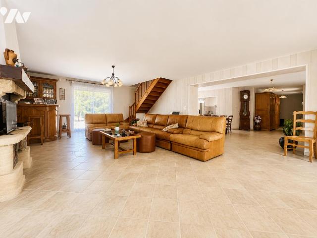 Maison en vente à Montbazon, Centre Val de Loire, 672750€
