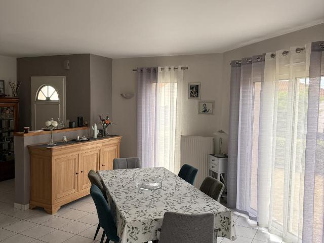 Maison en vente à Mortagne sur Sèvre, Pays de la Loire, 372000€