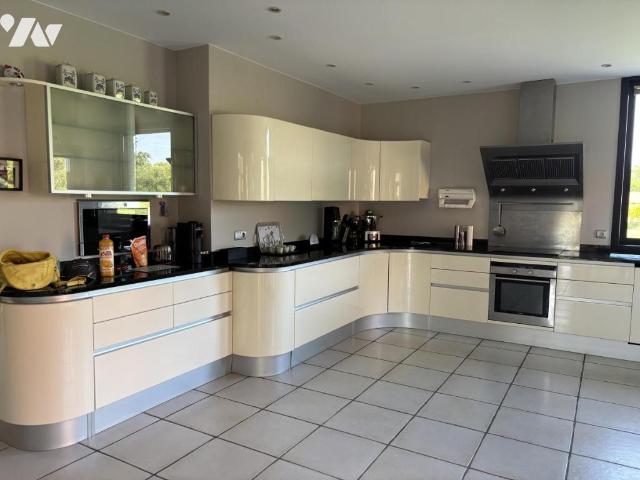 Maison en vente à Mouchin, Hauts de France, 990000€