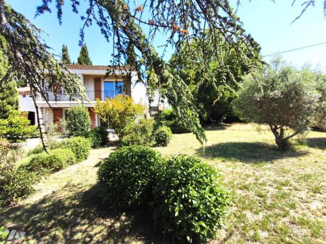 Maison en vente à Mouriès, Provence Alpes Côte d'Azur, 470000€