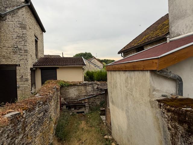 Maison en vente à Mussy sur Seine, Grand Est, 32400€