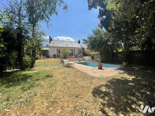 Maison en vente à Nantes, Pays de la Loire, 600300€