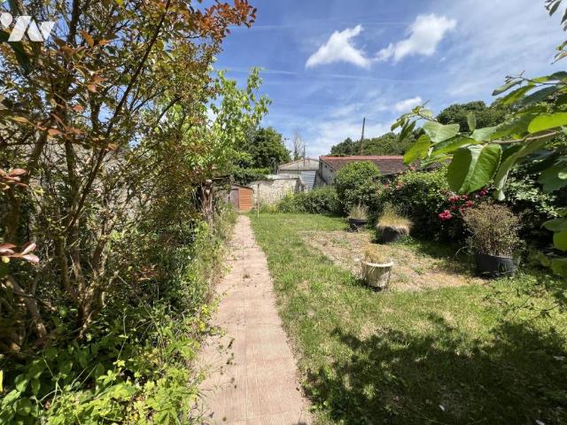Maison en vente à Nanteuil le Haudouin, Hauts de France, 234300€
