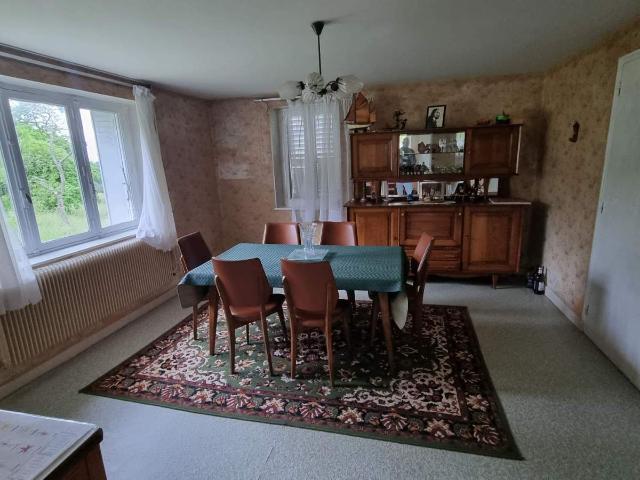 Maison en vente à Neuveville devant Lépanges, Grand Est, 6480€