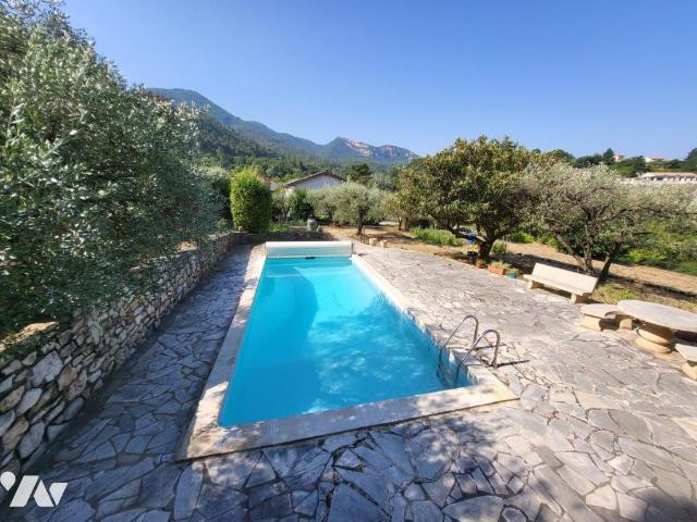 Maison en vente à Nyons, Auvergne Rhône Alpes, 585200€