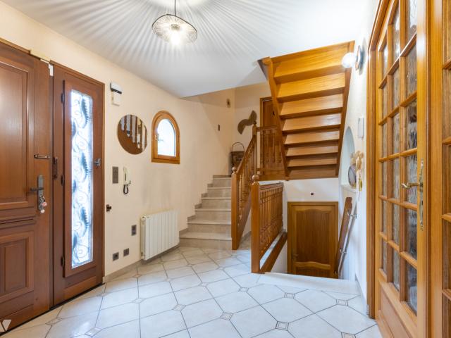 Maison en vente à Ornex, Auvergne Rhône Alpes, 1090 €