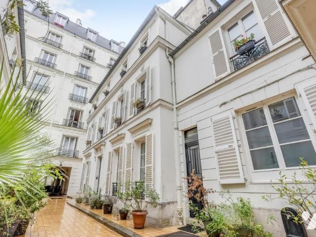 Maison en vente à Paris 8e Arrondissement, Île de France, 1890 €