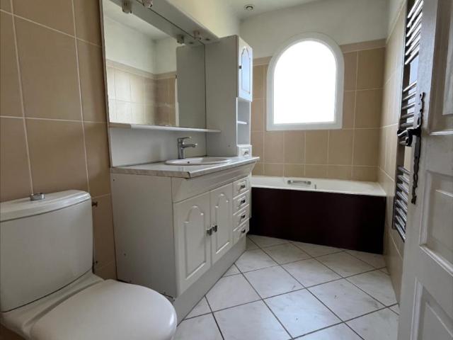 Maison en vente à Pont Audemer, Normandie, 164875€