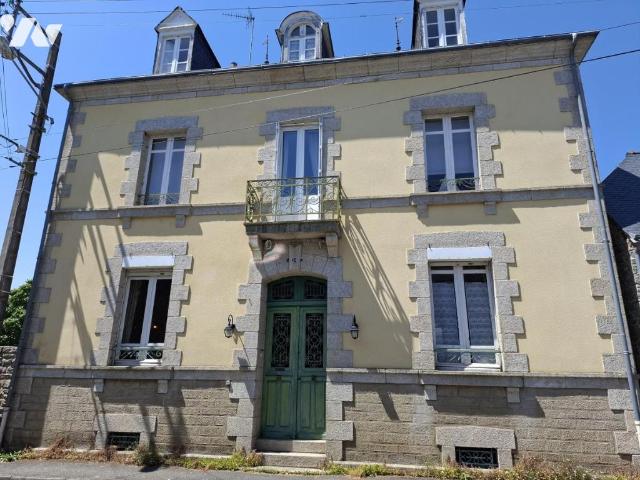Maison en vente à Pontivy, Bretagne, 470620€