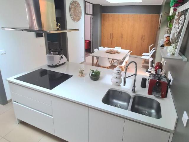 Maison en vente à Quesnoy sur Deûle, Hauts de France, 556500€