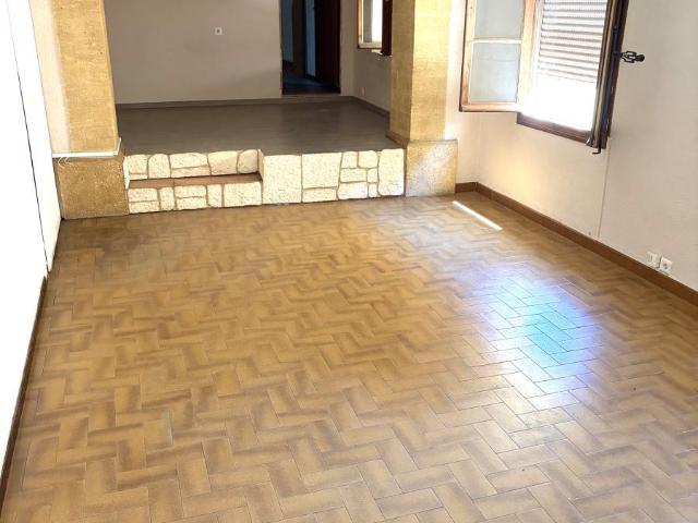 Maison en vente à Remoulins, Occitanie, 125000€