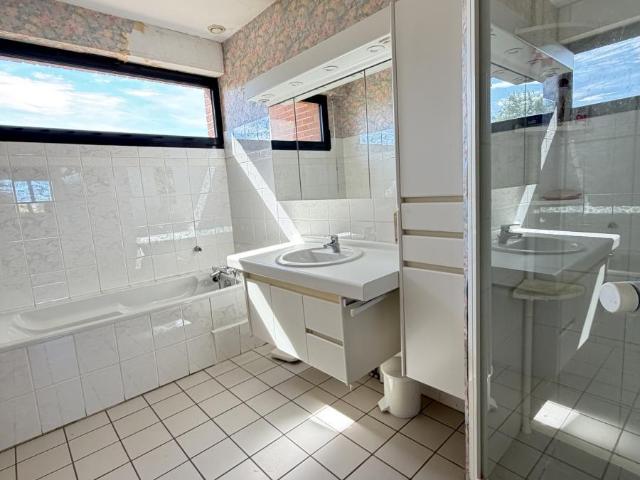 Maison en vente à Saint Vaast en Chaussée, Hauts de France, 367220€