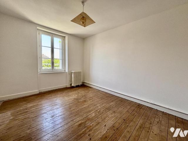 Maison en vente à Saint Aubin de Locquenay, Pays de la Loire, 105400€