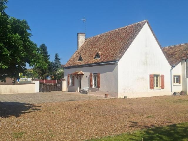 Maison en vente à Saint Cosme en Vairais, Pays de la Loire, 164065€