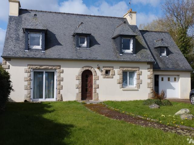 Maison en vente à Saint Clet, Bretagne, 172128€