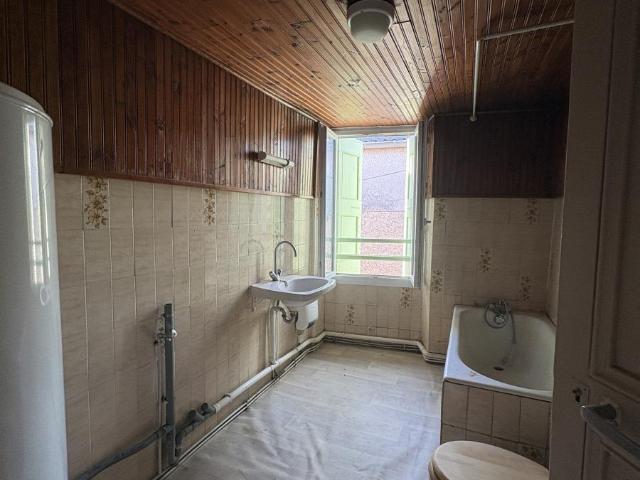 Maison en vente à Saint Étienne les Orgues, Provence Alpes Côte d'Azur, 178200€