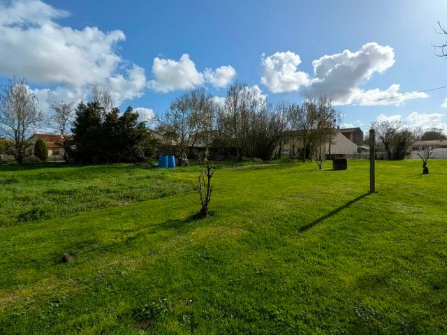 Maison en vente à Saint Hilaire la Palud, Nouvelle Aquitaine, 150000€