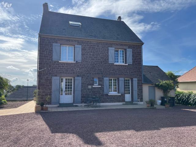 Maison en vente à Saint Jean d'Elle, Normandie, 290000€