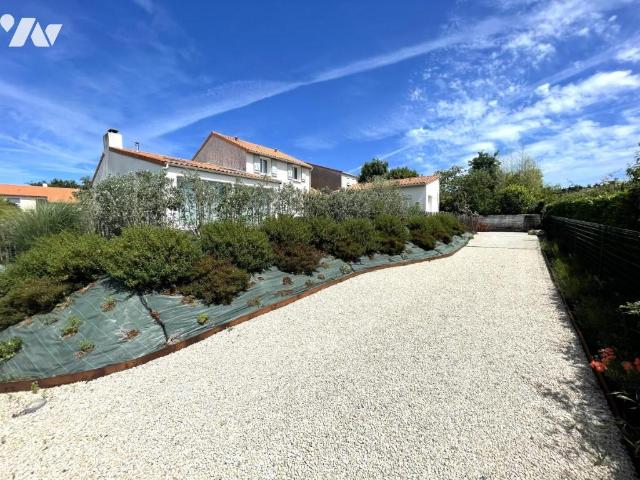 Maison en vente à Saint Léger les Vignes, Pays de la Loire, 406440€