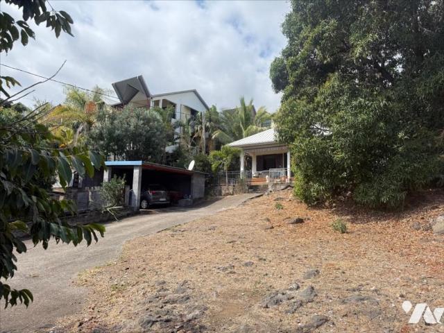 Maison en vente à Saint Leu, La Réunion, 1090 €