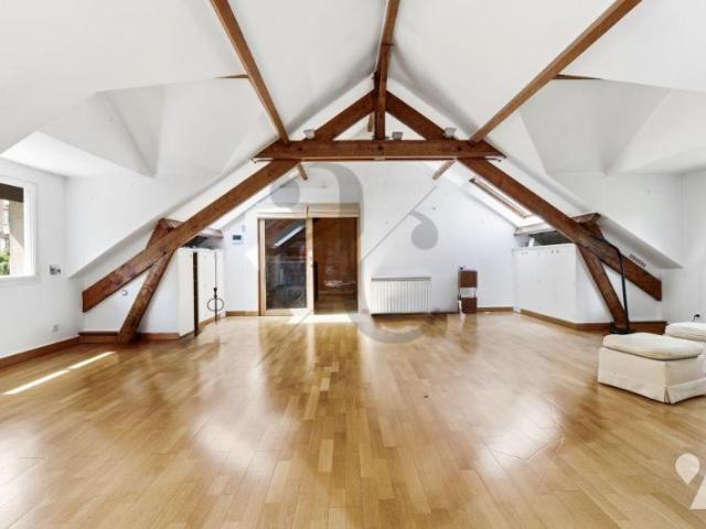 Maison en vente à Saint Mandé, Île de France, 2700 €