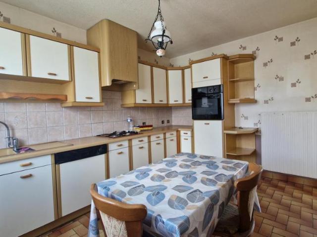 Maison en vente à Saint Martin des Champs, Bretagne, 147140€