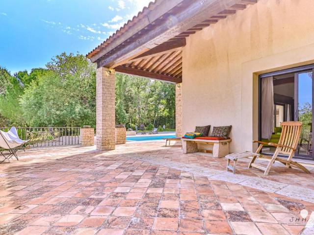 Maison en vente à Saint Maximin la Sainte Baume, Provence Alpes Côte d'Azur, 1550 €