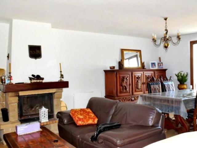 Maison en vente à Saint Maximin la Sainte Baume, Provence Alpes Côte d'Azur, 419000€