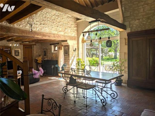 Maison en vente à Sainte Maure de Touraine, Centre Val de Loire, 430500€