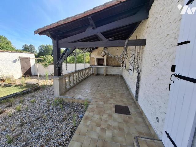 Maison en vente à Saintes, Nouvelle Aquitaine, 215086€