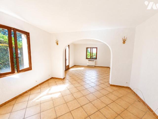 Maison en vente à Salon de Provence, Alpes Côte d'Azur, 395000€