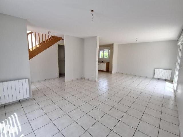 Maison en vente à Sourn, Bretagne, 208512€