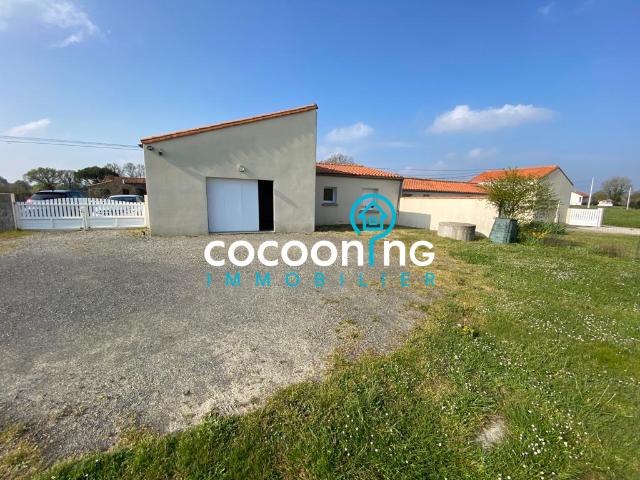 Maison en village Vallet