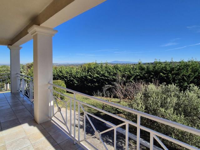 Maison élégante sur les hauteurs d'Eyragues 172m² Eyragues