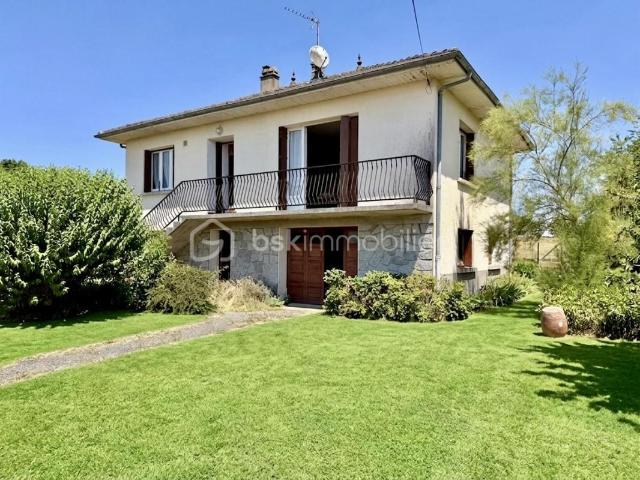 Maison élevée sur sous sol de 152 m²