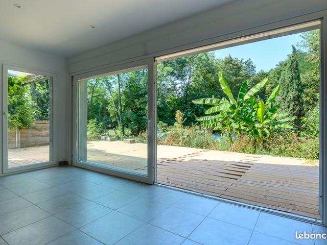 MAISON ESCHAU 36ares GARAGES PISCINE